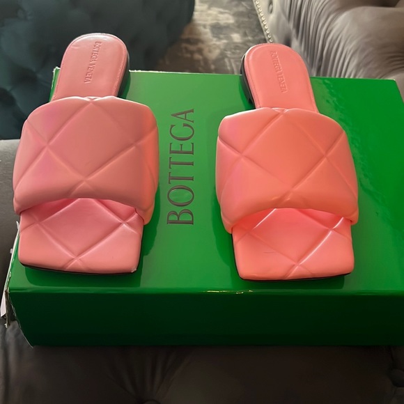 Bottega Veneta Shoes - Bottega Veneta sandals size 38 which is a size 8. Worn one time.